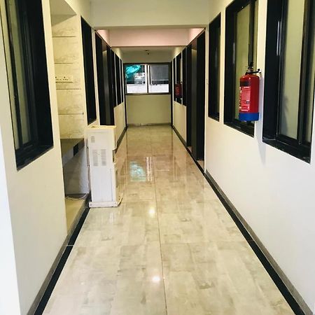 Hooliv 7 Avenues G Block Hotel Pune Exterior photo