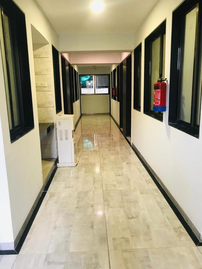 Hooliv 7 Avenues G Block Hotel Pune Exterior photo