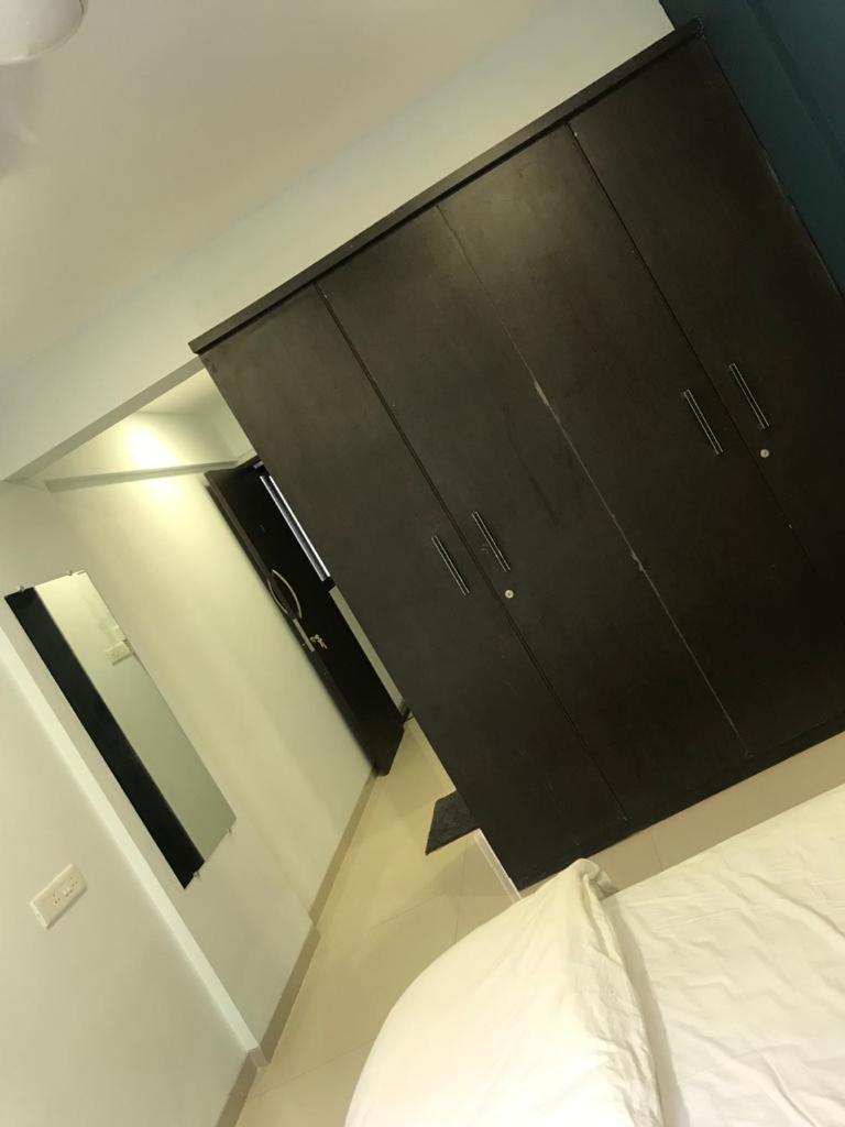 Hooliv 7 Avenues G Block Hotel Pune Exterior photo